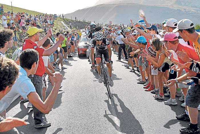 Sastre gana la etapa reina y se sube al podio del Giro