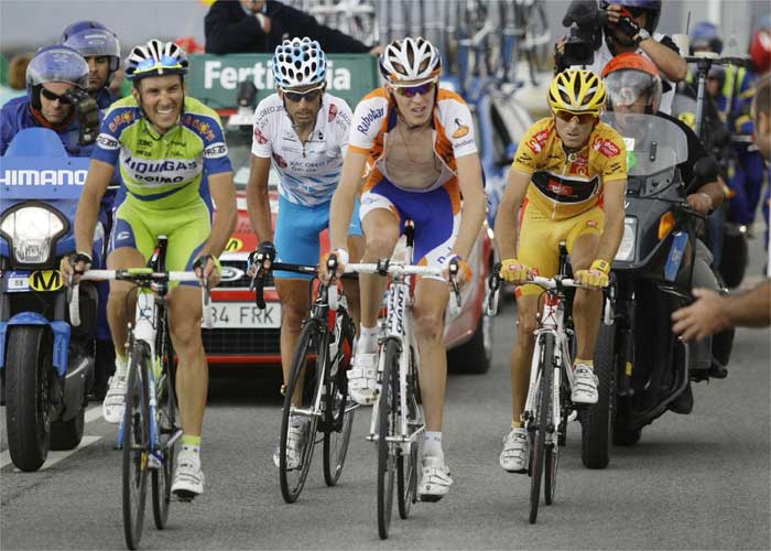 Valverde gana media Vuelta en La Pandera