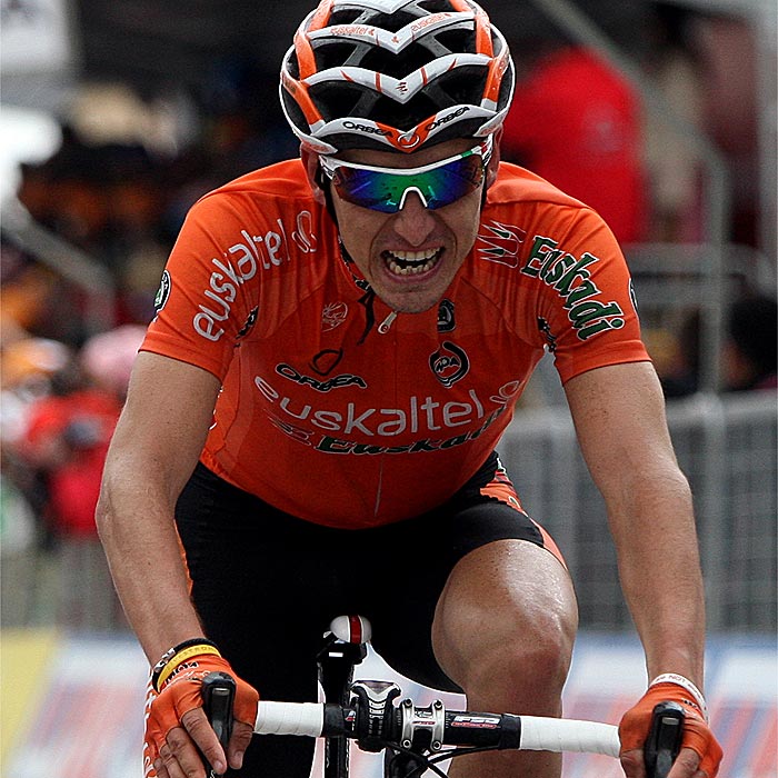Gana Antón y Contador araña 6 segundos a Nibali