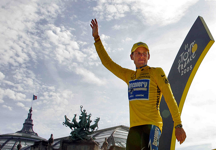 El Gobierno francés pide retirar los Tours a Armstrong