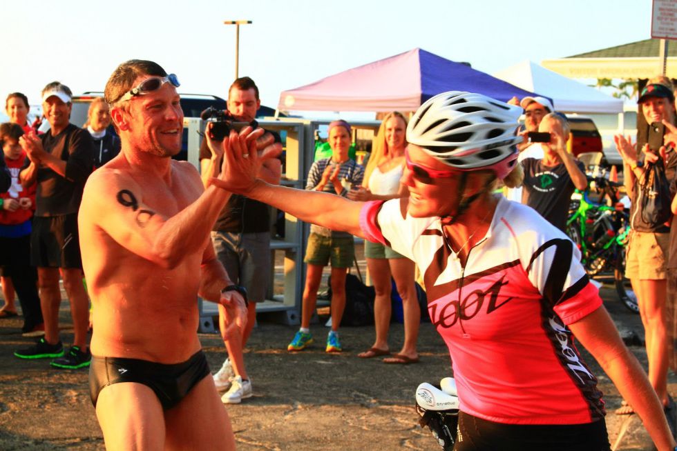 Armstrong: triatleta aficionado para olvidar la demanda