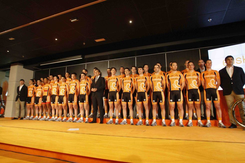 El equipo Euskaltel-Euskadi cierra tras veinte años en la élite
