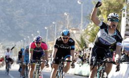 El belga Gianni Meersman gana al sprint en Port d’Alcudia
