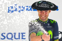 Valverde olvida el Tour y gana en solitario en San Sebastián
