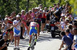 Contador ajusta cuentas con el Astana y mete 1:13 a Landa