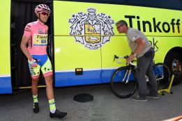 La UCI busca un motor eléctrico en la bici de Contador
