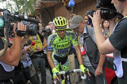 Contador se levantó cojo y crítico: "El Movistar se equivocó"