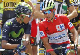 Esteban Chaves y la locura roja colombiana en la Vuelta