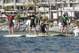 Contador: clase de paddel
surf de las hermanas Ruano