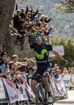 Ion Izagirre vence en El Puy y el Movistar triunfa en casa