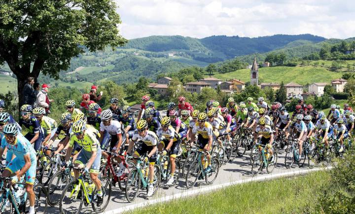 Etapa 16 del Giro de Italia 2016: resumen de la victoria de Valverde en Bresannone - Andalo (132 kilómetros)