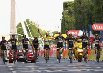 Froome enters history books with 3rd Tour de France win