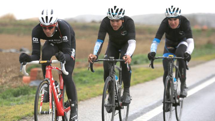 Contador adiestra a sus pupilos antes de partir hacia Andalucía