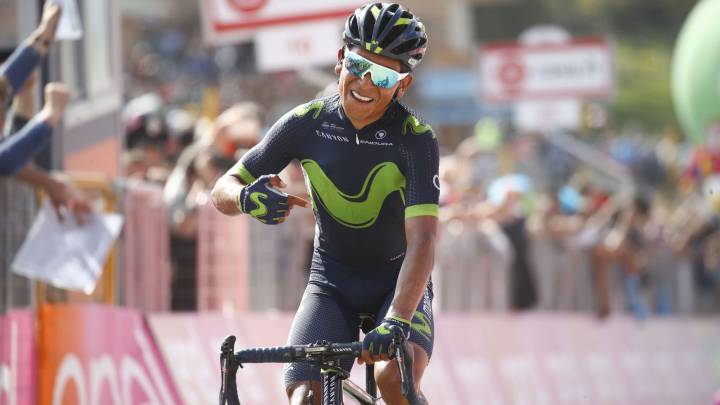 Nairo Quintana cruza la meta tras su victoria en la novena etapa del Giro de Italia 2017.