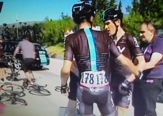 Una moto provoca una caída: Landa y Thomas, perjudicados