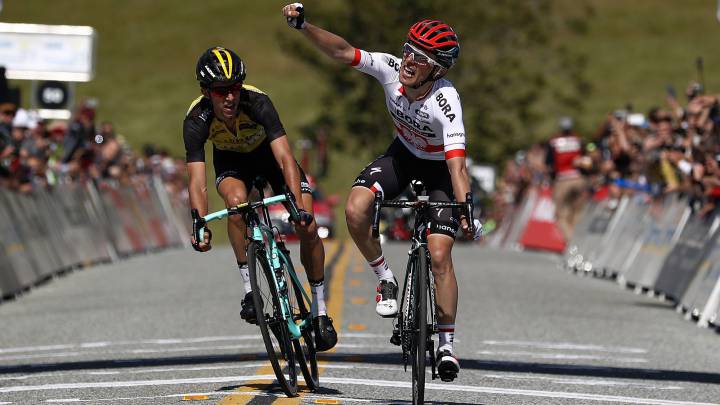 Rafal Majka celebra su victoria al sprint ante George Bennett en la segunda etapa del Tour de California con final en San José.