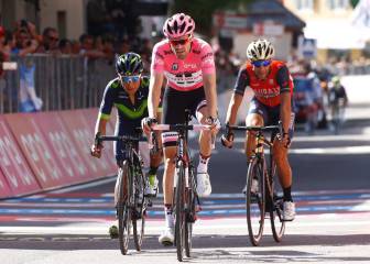 Landa roza el palo y Dumoulin aguanta a Nairo y a Nibali