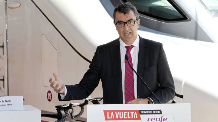 El director de la Vuelta a España, Javier Guillén, habla durante una rueda de prensa.