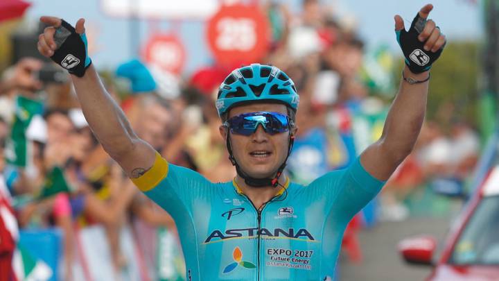 Lutsenko celebra su victoria en la 5ª etapa de la Vuelta 2017