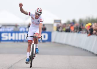 Van der Poel sigue lanzado: tres de tres en la Copa del Mundo