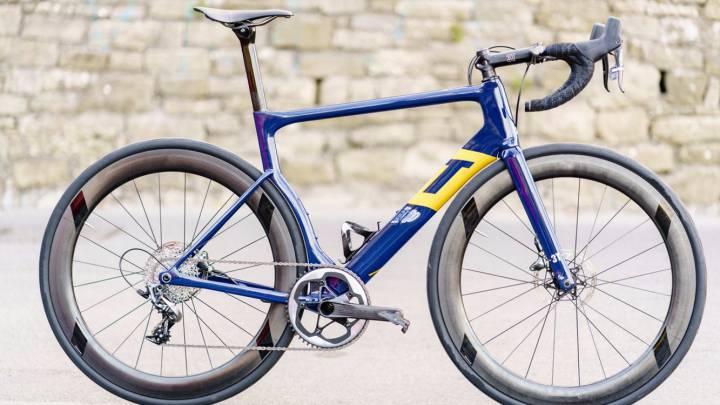 Aqua Blue hace historia: usará bicicletas de un solo plato