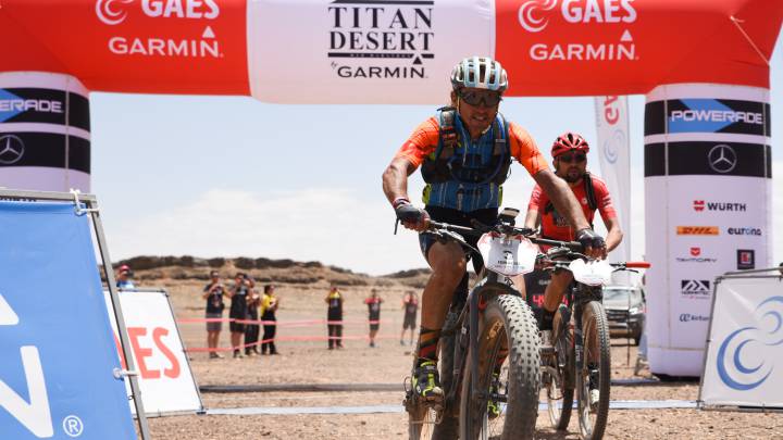 Histórico Ignacio Gili: primera victoria de una Fat Bike en la Titan Desert.