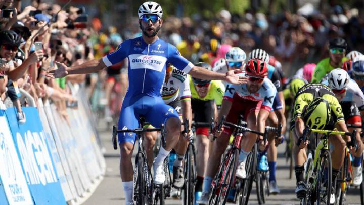 Fernando Gaviria celebra su victoria en la quinta etapa del Tour de California.