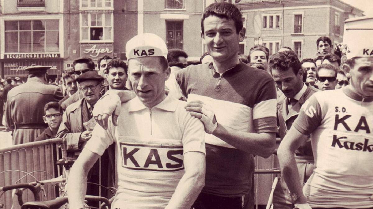 Vuelta a España La Vuelta se encontró con obreros como único público