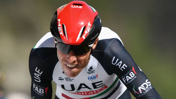 Rui Costa rueda durante el prólogo del Tour de Romandía 2018.