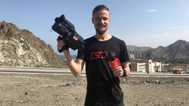 Entrevista a Óscar Pujol, exciclista y presentador de GCN, durante el Tour de Omán.