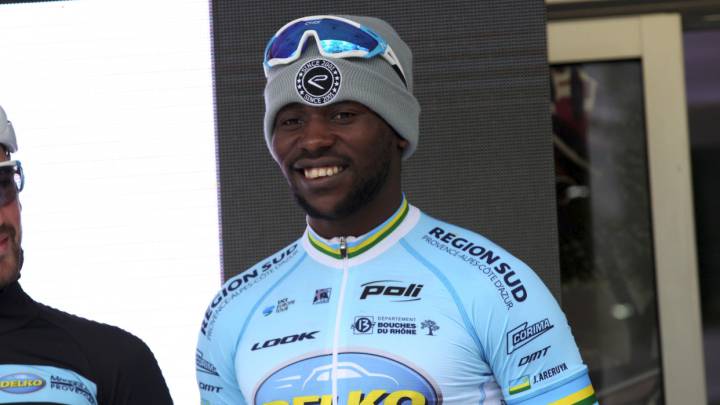 Joseph Areruya, primer negro africano en la París-Roubaix
