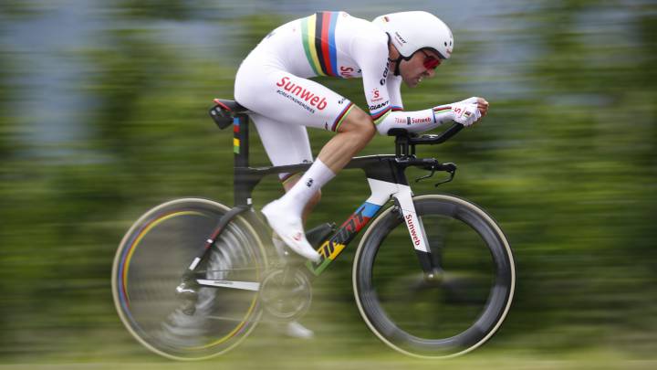 Tom Dumoulin rueda en la crono de Trento durante el Giro de Italia 2018.