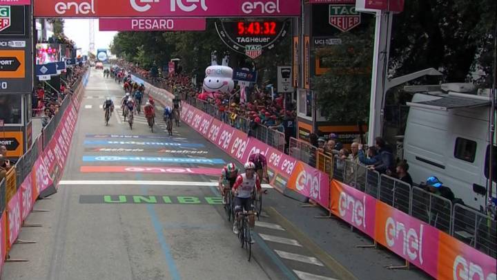 Resumen y resultado del Giro de Italia 2019, etapa 8: Ewan se impone y Conti sigue líder