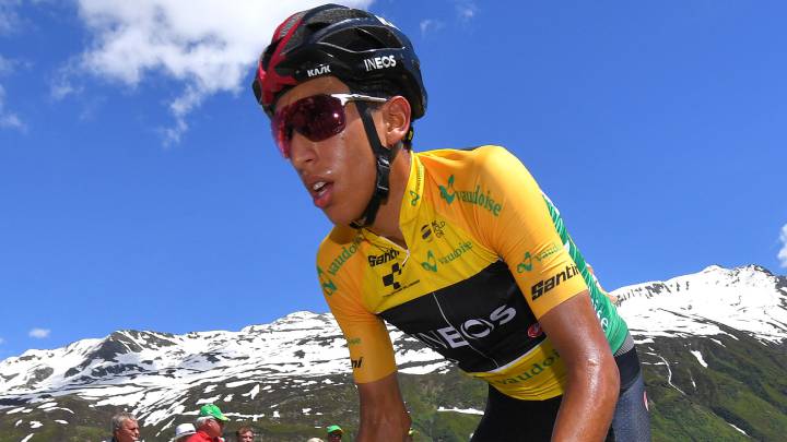 Egan Bernal compite durante la Vuelta a Suiza.