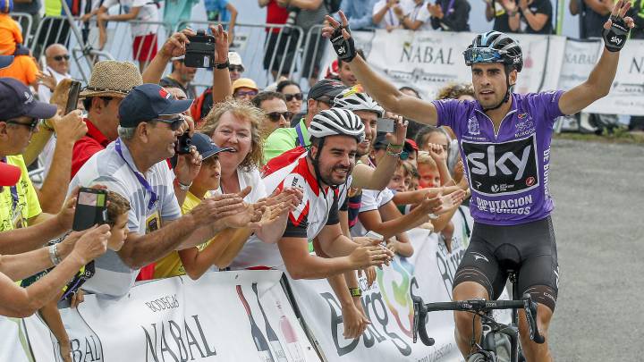 El ciclista español Mikel Landa, del equipo Sky, se impone en la tercera etapa de la Vuelta ciclista a Burgos 2017, con salida en Ojo Guareña y llegada en el alto del Picón Blanco.