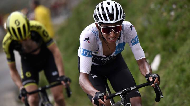 Egan Bernal suelta a Simon Yates en la 19ª etapa del Tour de Francia.