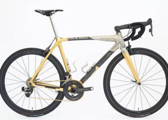 Passoni dona una bici exclusiva para ayudar a un hospital