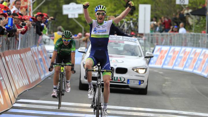 Pieter Weening celebra su victoria en la novena etapa del Giro de Italia 2014 con final en Sestola.