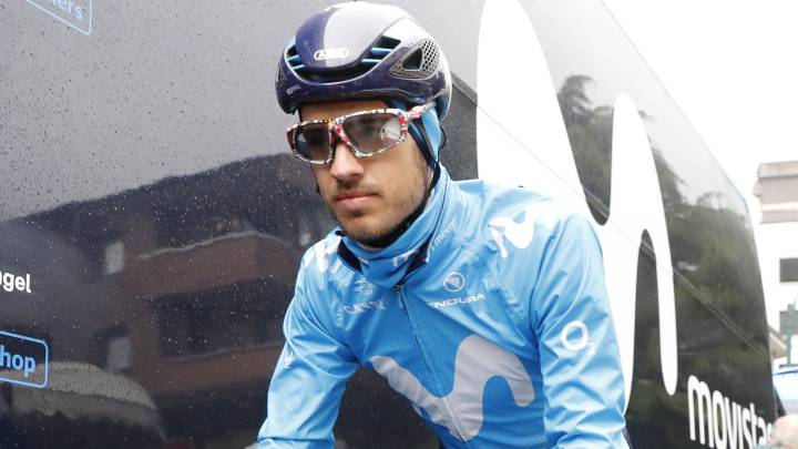 El ciclista del Movistar Héctor Carretero sale a entrenar durante un día de descanso del Giro de Italia 2019.