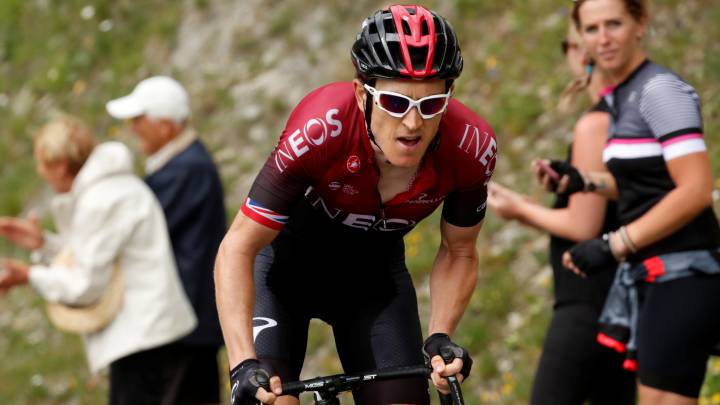 El ciclista del Ineos Geraint Thomas asciende el Col de l'Iseran durante el Tour de Francia 2019.