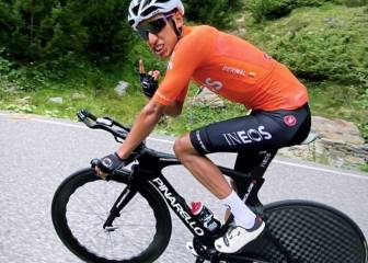 Bernal prepara en Andorra la crono de La Planche