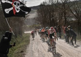 Van der Poel acapara los focos en la apertura de las clásicas