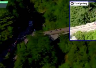 ¡Cayó por un barranco! Ciclista sufrió increíble accidente en Italia