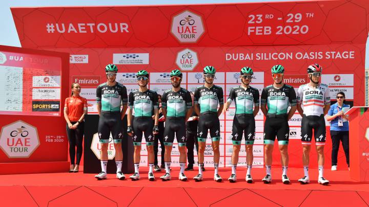 Imagen del equipo Bora-Hansgrohe antes de tomar la salida en el UAE Tour.