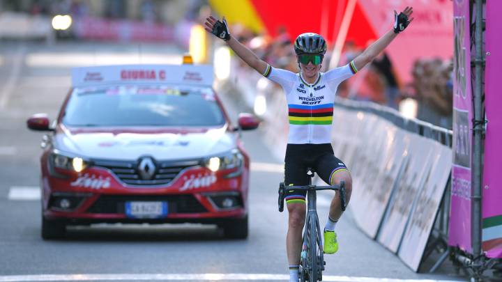 Van Vleuten se exhibe en la etapa 2 y ya es líder del Giro Rossa