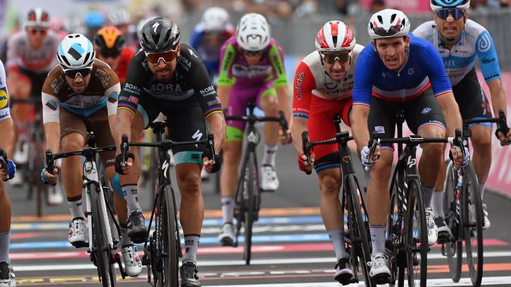 Démare deja a Sagan sin su primera victoria en el Giro