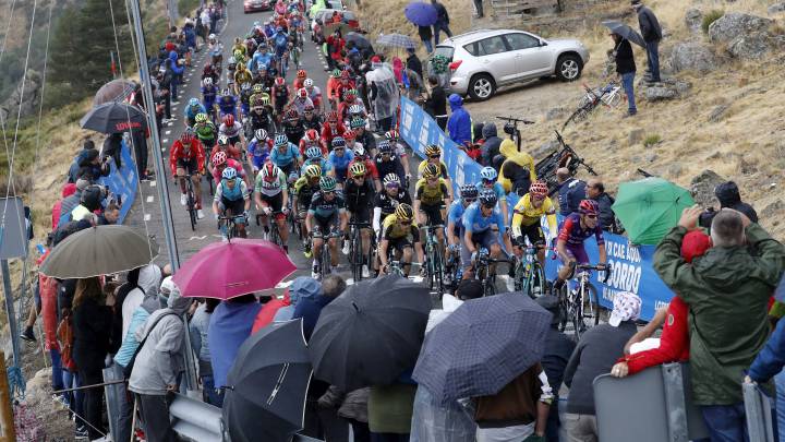La Vuelta cierra los finales en alto al público y pide a la afición que se quede en casa