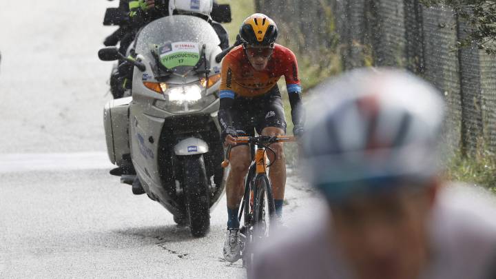 Los españoles en el Giro: Pello Bilbao sube al cuarto puesto