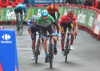 Daniel Martin se lleva la etapa y le recorta segundos a Roglic