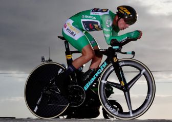 Roglic recupera el liderato con un tremendo ascenso a Ézaro